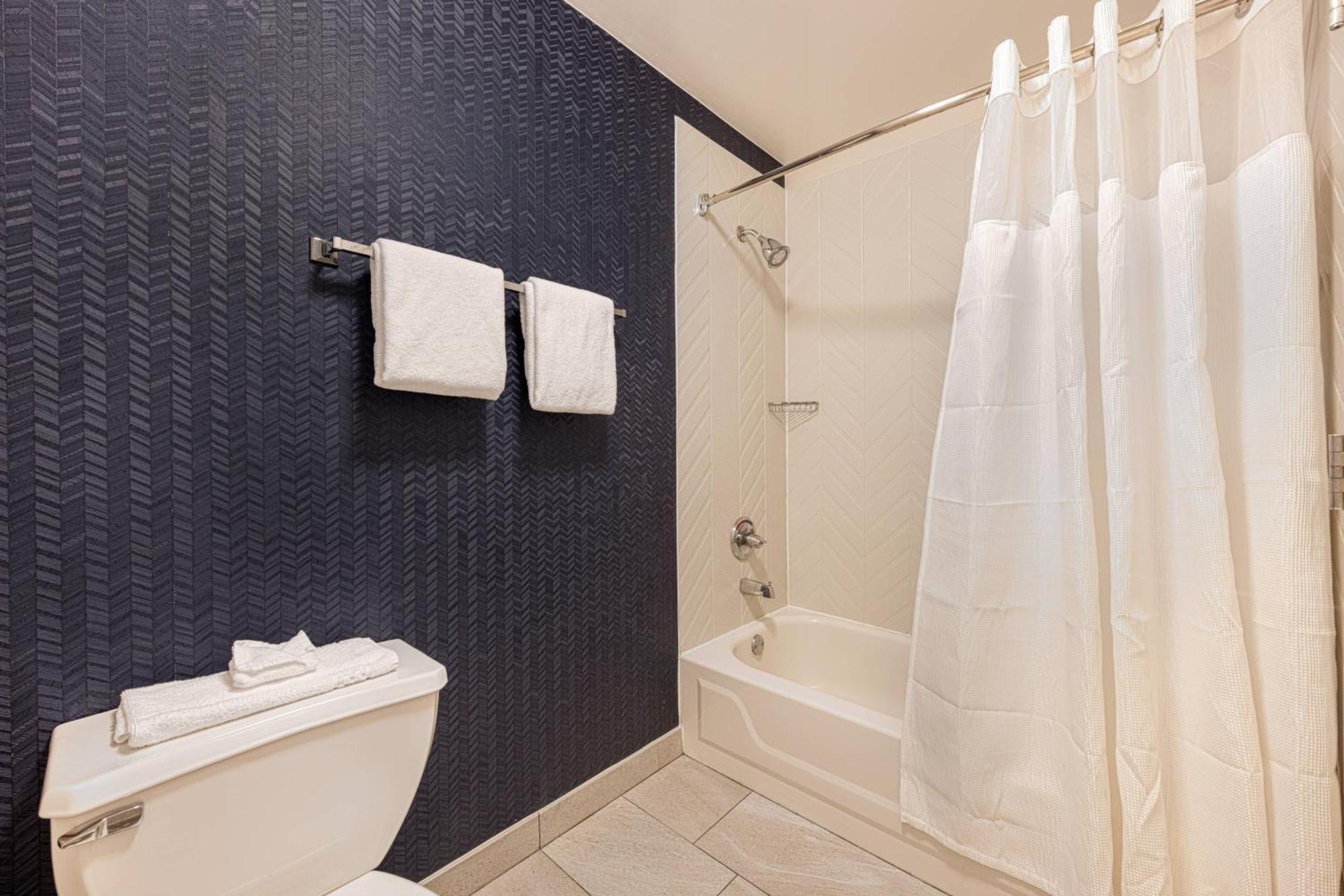 Fairfield Inn & Suites By Marriott Chicago Naperville Exterior photo